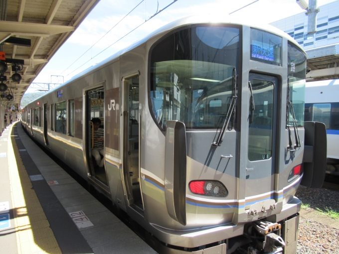 鉄道乗車記録の写真:乗車した列車(外観)(10)        「折り返し姫路行き新快速に」