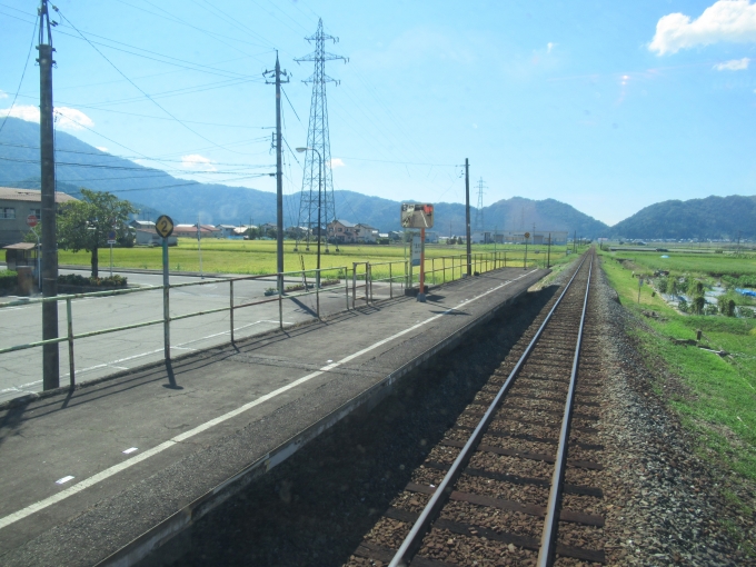 鉄道乗車記録の写真:駅舎・駅施設、様子(15)        「トンネルを出てから北大野駅までずっと直線」