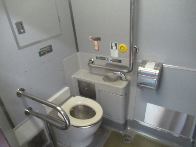 鉄道乗車記録の写真:車内設備、様子(5)        「トイレ」