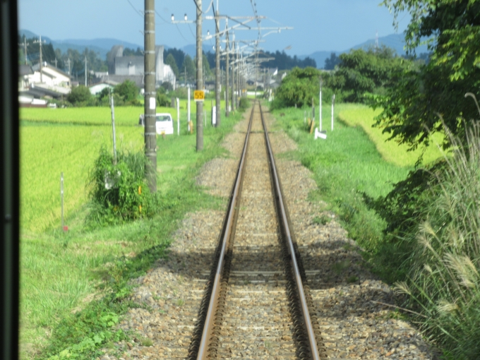 鉄道乗車記録の写真:車窓・風景(9)        「真っ直ぐな線が続く」