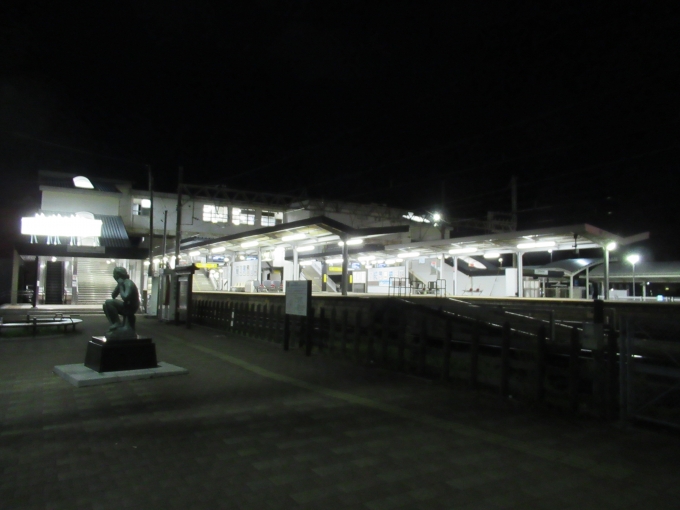 鉄道乗車記録の写真:駅舎・駅施設、様子(1)        「この時期はまだ朝が明けていない」