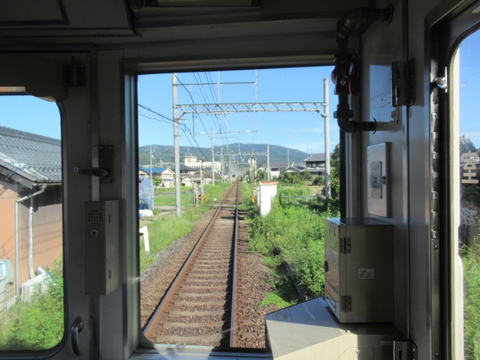 鉄道乗車記録の写真:車窓・風景(9)        「王寺駅からは単線が続く」