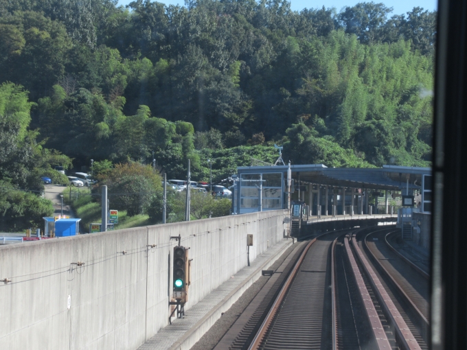 鉄道乗車記録の写真:車窓・風景(12)        「白庭台駅と学研北生駒駅は近い」