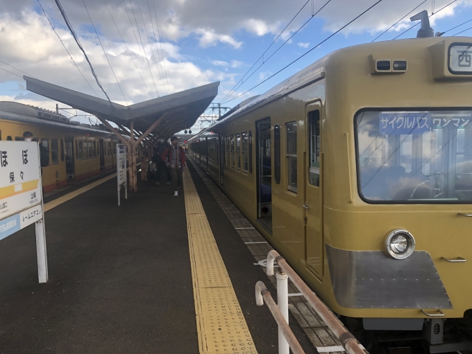 鉄道乗車記録の写真:乗車した列車(外観)(5)        「保々駅で列車の車両交換」