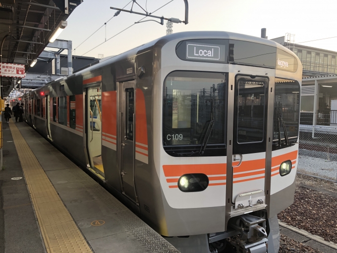 鉄道乗車記録の写真:乗車した列車(外観)(1)        「桑名駅始発、新車のにおい」