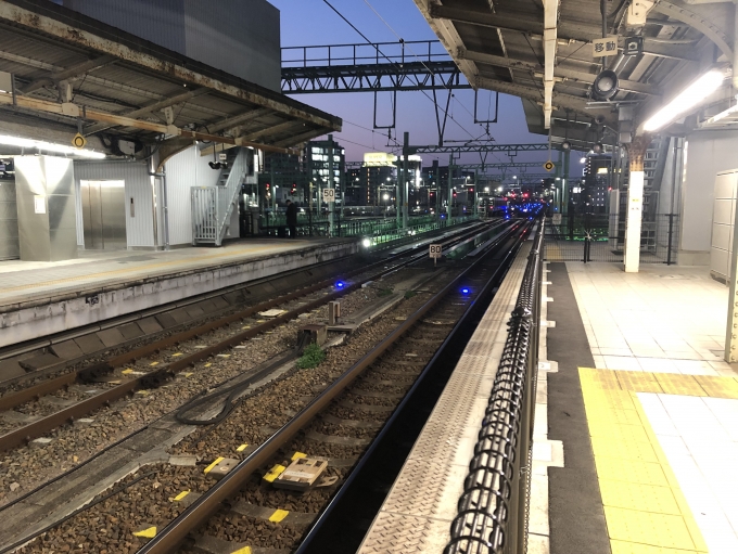 鉄道乗車記録の写真:駅舎・駅施設、様子(1)        「夜は青いLEDがきれい」