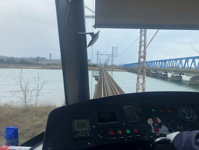 鉄道乗車記録の写真:車窓・風景(3)        「庄川を渡る」
