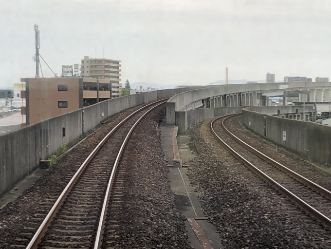 鉄道乗車記録の写真:車窓・風景(10)        「上下線が途中で分かれるのもいい感じ」