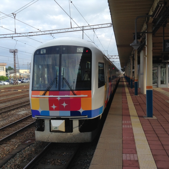 鉄道乗車記録の写真:乗車した列車(外観)(24)        「きらきらうえつ」