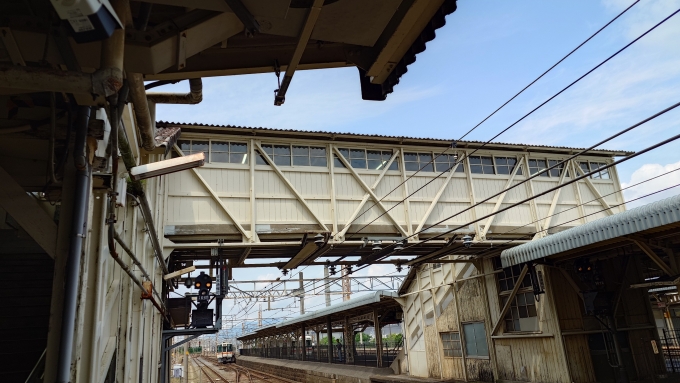 鉄道乗車記録の写真:駅舎・駅施設、様子(1)        「nice 跨線橋」