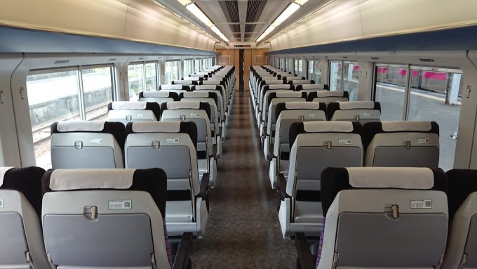 鉄道乗車記録の写真:車内設備、様子(2)        「誰も乗ってない…
このあとひとりお客さんが来たが、自由席と間違えて座ったらしく、巡回の車掌さんに連れていかれた。」