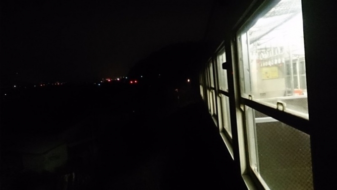 鉄道乗車記録の写真:旅の思い出(3)        「列車と鹿が衝突して1両目の室内灯が消えてしまった。」