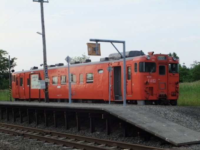 鉄道乗車記録の写真:列車・車両の様子(未乗車)(4)        「2427Dと交換。」
