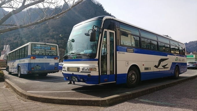 鉄道乗車記録の写真:旅の思い出(2)        「軽井沢から横川まではJRバス関東碓氷線で移動
H654-02401」