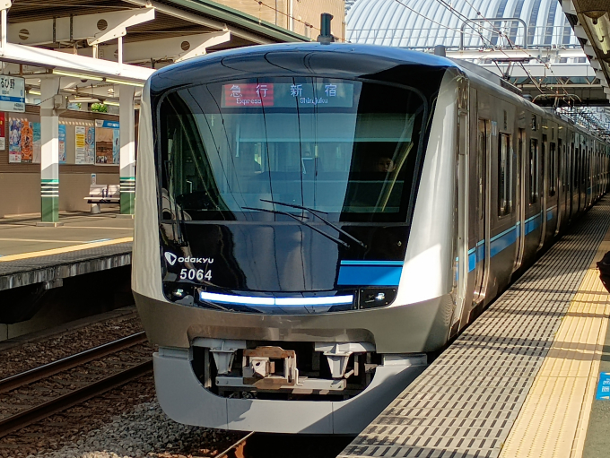小田急5000形(2代) 5064F編成 (海老名検車区) 徹底ガイド | レイルラボ