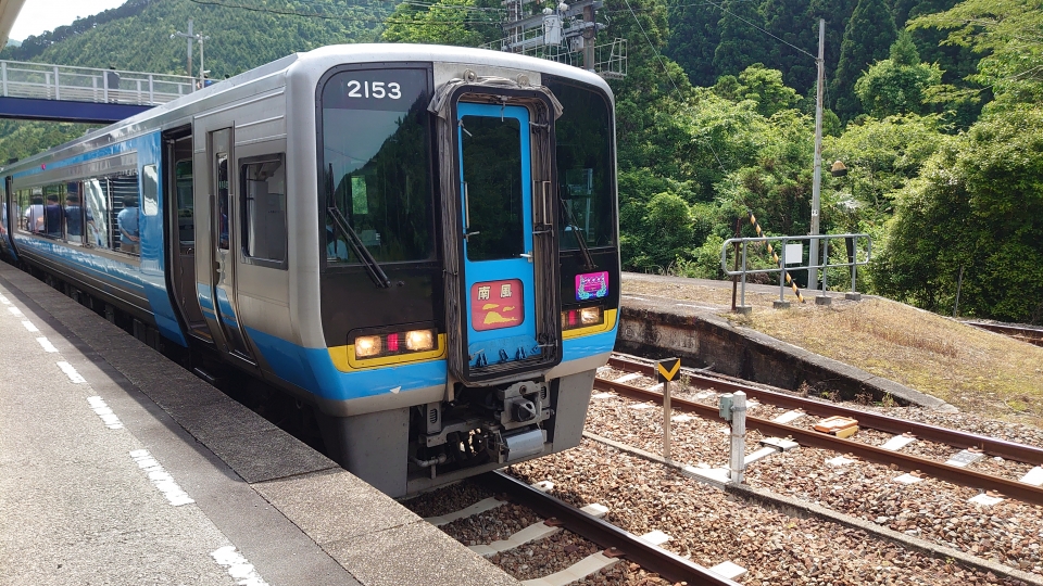 鉄道乗車記録「高知駅から高松駅」乗車した列車(外観)の写真(8) by twteruya 撮影日時:2022年05月28日