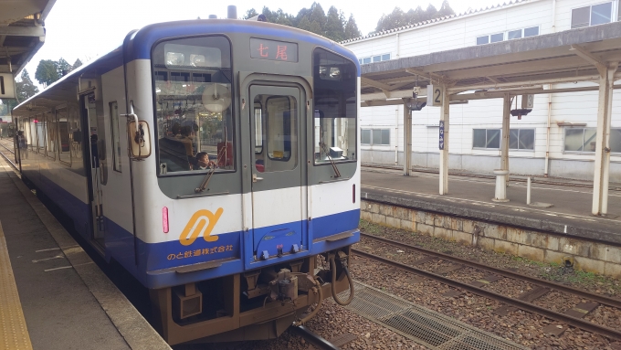 のと鉄道 NT213 (のと鉄道NT200形) 車両ガイド | レイルラボ(RailLab)