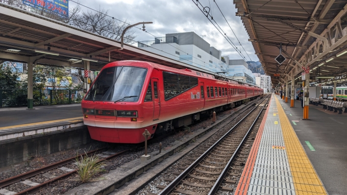 鉄道乗車記録の写真:列車・車両の様子(未乗車)(2)        「たまたまいた
伊豆急2100系 R-3編成 Izukyu KINME Train仕様」