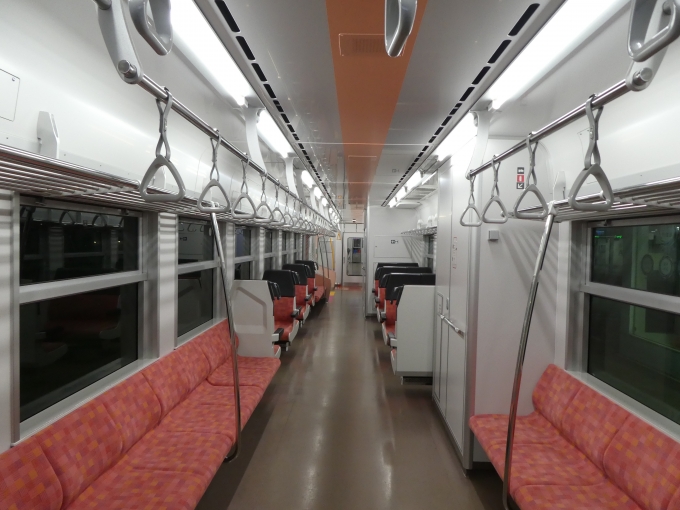 鉄道乗車記録の写真:車内設備、様子(5)        「新発田出発時は土曜日のためか3名程度。」