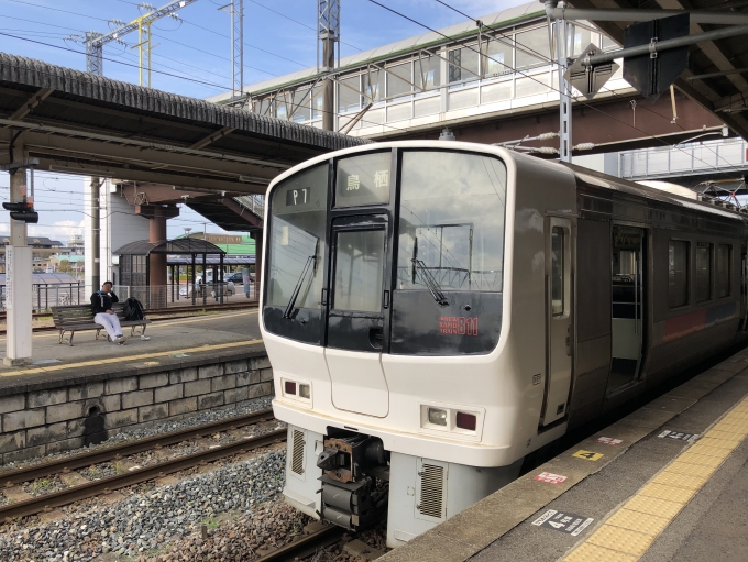 鉄道乗車記録の写真:乗車した列車(外観)(1)        「車体の帯が分かりづらくてすいません。」