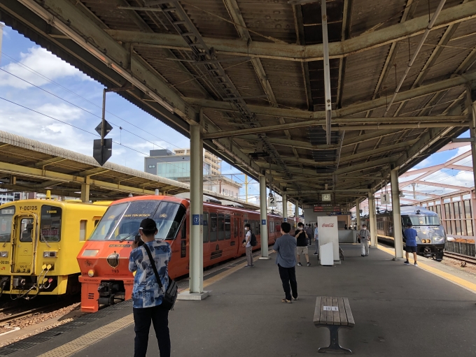 鉄道乗車記録の写真:列車・車両の様子(未乗車)(14)        「この並びは佐賀駅でしか見られないと思います。」