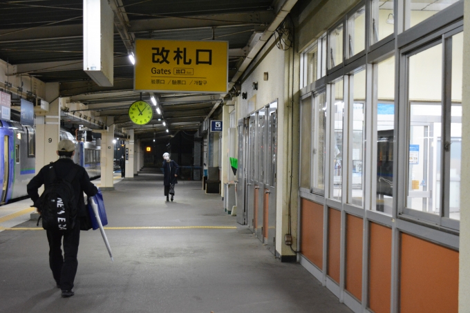 鉄道乗車記録の写真:駅舎・駅施設、様子(11)        「終点網走約５分遅れで到着」