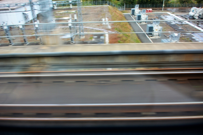 鉄道乗車記録の写真:車窓・風景(6)        「三線式線路がよくわかります。」