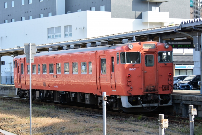鉄道乗車記録の写真:列車・車両の様子(未乗車)(2)        「キハ40-1807」