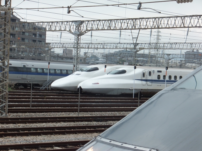 鉄道乗車記録の写真:駅舎・駅施設、様子(3)        「新幹線基地内に住民が通勤の為に要請してできた駅」