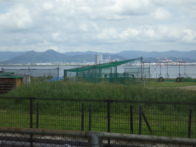 鉄道乗車記録の写真:車窓・風景(4)        「博多湾側」