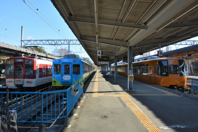 鉄道乗車記録の写真:乗車した列車(外観)(7)        「一番左の各駅停車が乗って来た車両」