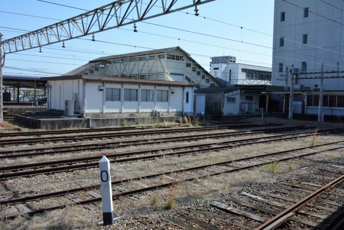 鉄道乗車記録の写真:駅舎・駅施設、様子(4)        「養老鉄道のゼロキロポスト」