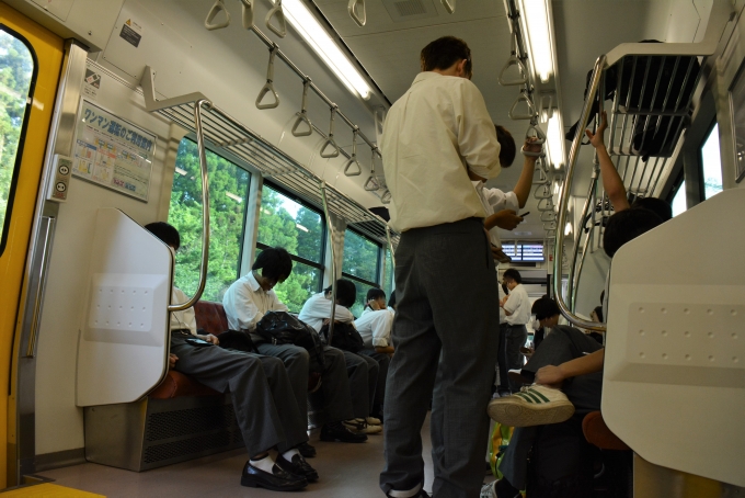 鉄道乗車記録の写真:車内設備、様子(7)        「ほぼ高校生の通学専用列車。
久留里駅で全員下りていきました。」