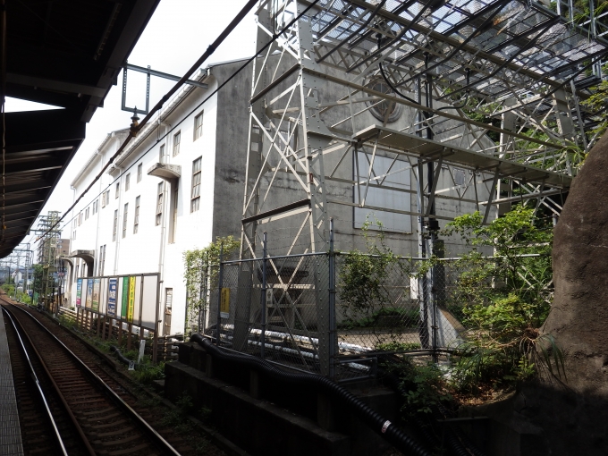 鉄道乗車記録の写真:駅舎・駅施設、様子(2)        「古い変電所」