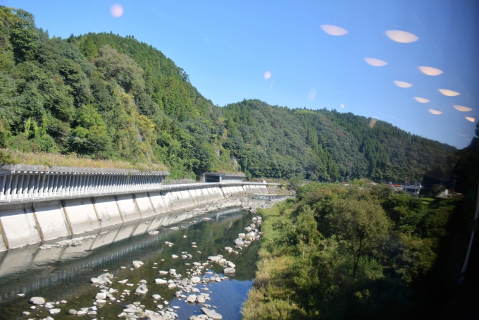 鉄道乗車記録の写真:車窓・風景(10)        「筑後川は日田の夜明ダムまででその上流は三隈川となり更にその上流、天ヶ瀬付近からは玖珠川となっているのを調べていて知りました。」