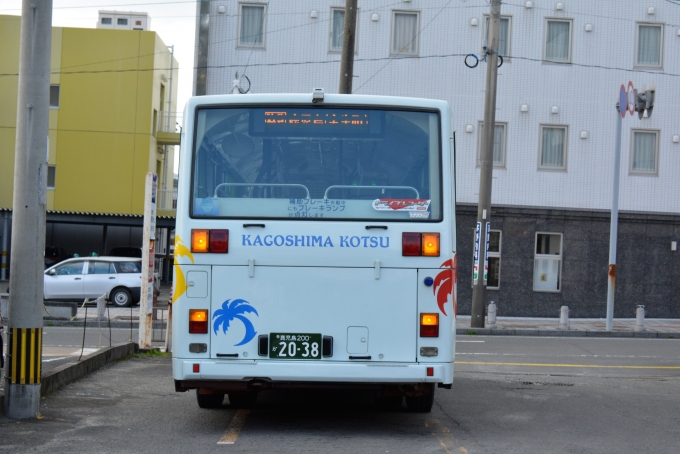 鉄道乗車記録の写真:駅舎・駅施設、様子(35)        「このバスで鹿児島中央まで戻りました。」
