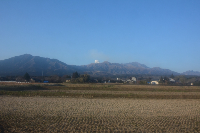 鉄道乗車記録の写真:車窓・風景(7)        「阿蘇山の噴煙が見えてます。」