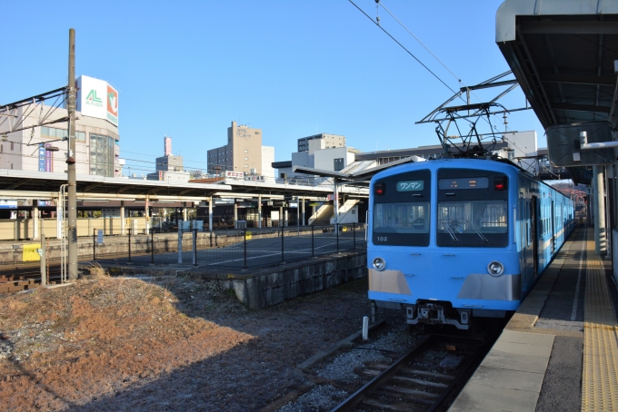 鉄道乗車記録の写真:駅舎・駅施設、様子(10)        「隣はJR彦根駅です。
近江八幡から直接彦根へ行くのでしたら圧倒的にJRの勝になります。
」