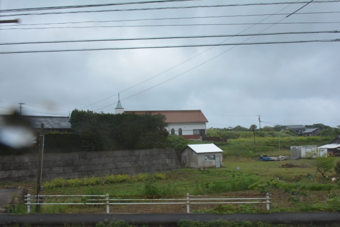 鉄道乗車記録の写真:車窓・風景(13)        「長崎には多い教会が見えてました。」