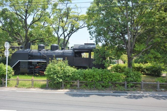 鉄道乗車記録の写真:車窓・風景(17)        「児童公園に保存されたC12 01
」