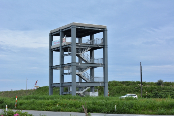鉄道乗車記録の写真:旅の思い出(8)        「男鹿港の津波避難施設」