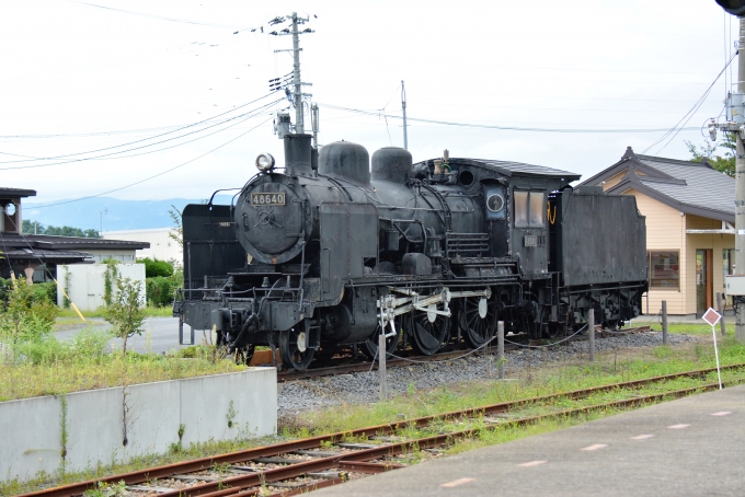鉄道乗車記録の写真:列車・車両の様子(未乗車)(15)        「駅前に保存されている蒸気機関車8600形の48640」