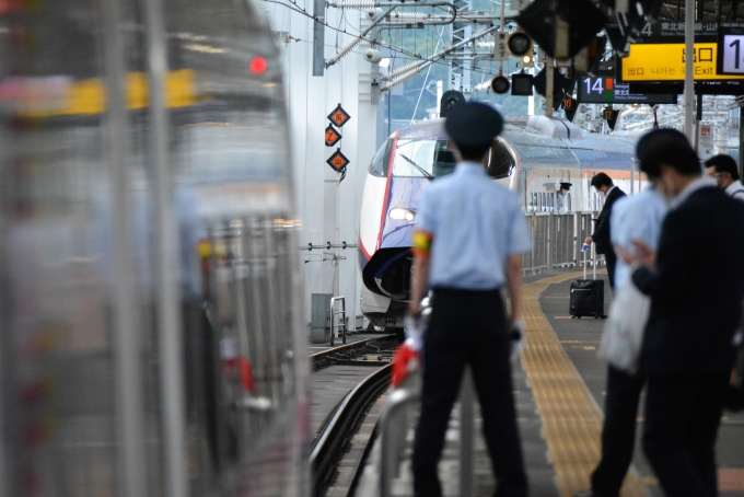 鉄道乗車記録の写真:乗車した列車(外観)(2)        「盛岡同様ここでは山形新幹線の車両連結写真を撮りました。」