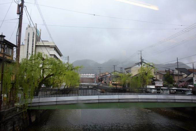 鉄道乗車記録の写真:車窓・風景(8)        「城崎温泉街が見えました。」