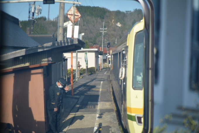 鉄道乗車記録の写真:車窓・風景(10)        「出雲横田出発7：58

これが備後落合への始発列車になります。」