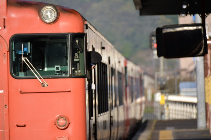 鉄道乗車記録の写真:列車・車両の様子(未乗車)(11)        「広島への始発は出発しました。」