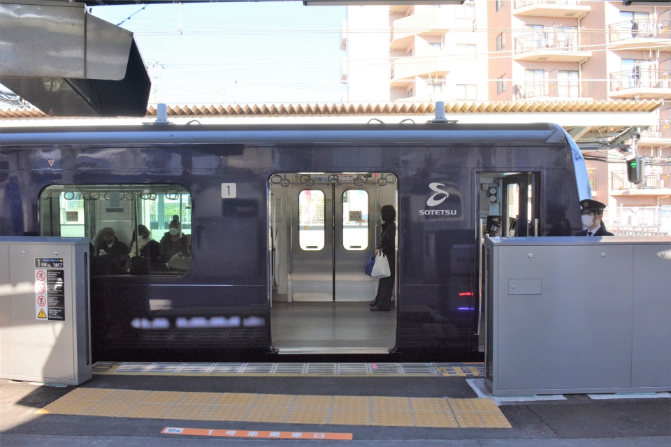 鉄道乗車記録「新宿駅から西谷駅」乗車した列車(外観)の写真(9) by 浮雲 撮影日時:2021年12月22日