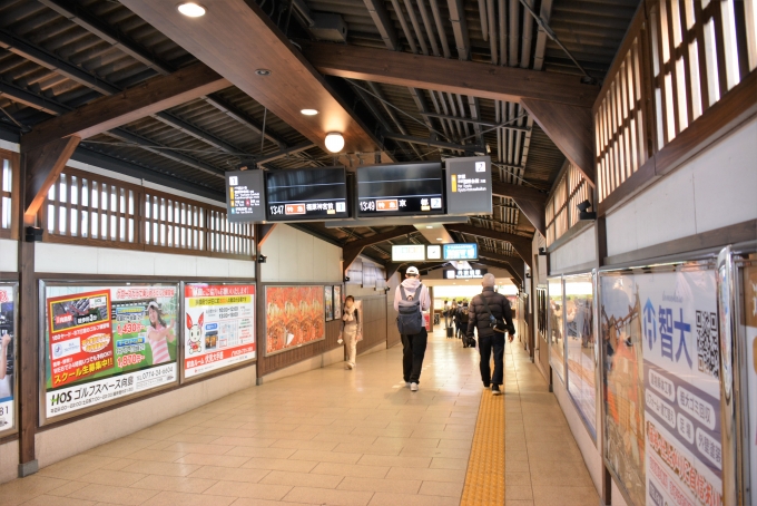 鉄道乗車記録の写真:駅舎・駅施設、様子(1)        「京阪の丹波橋駅から近鉄丹波橋駅への乗換は大きな駅の跨線橋の感覚くらい近くて便利がいいもんです。」