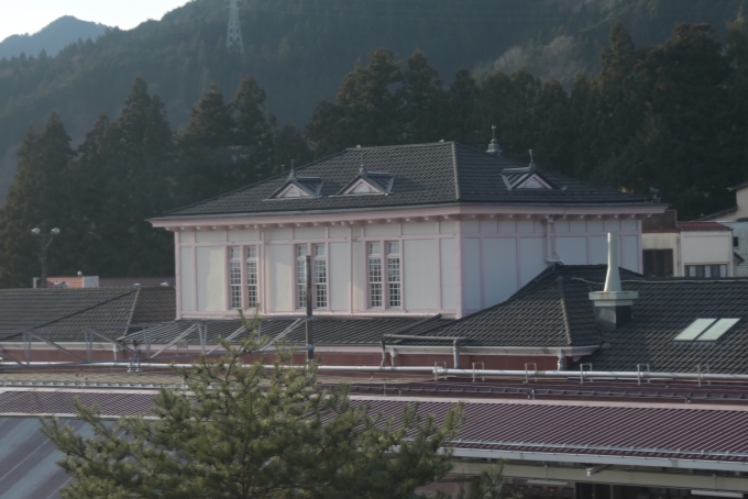 鉄道乗車記録の写真:車窓・風景(5)        「レトロなJR日光駅の駅舎」