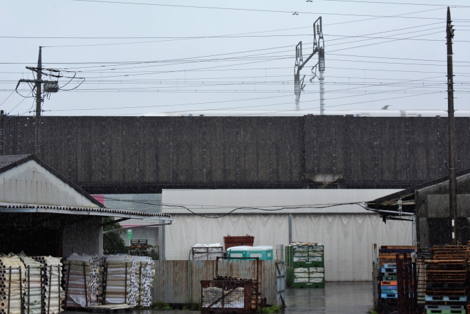 鉄道乗車記録の写真:駅舎・駅施設、様子(20)        「新幹線通過」